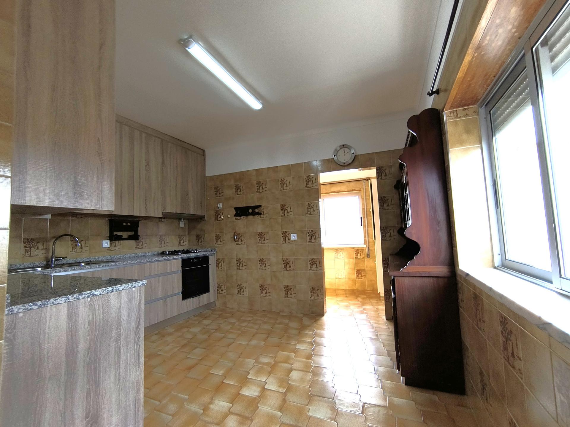 Apartamento T3 para arrendamento em Santa Clara