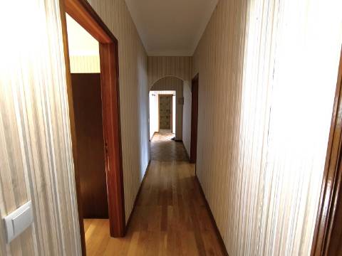 Apartamento T3 para arrendamento em Santa Clara