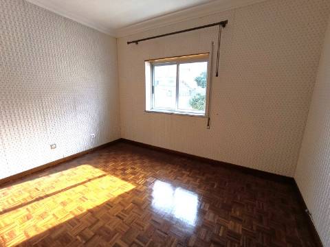 Apartamento T3 para arrendamento em Santa Clara