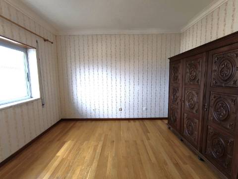 Apartamento T3 para arrendamento em Santa Clara