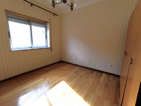 Apartamento T3 para arrendamento em Santa Clara