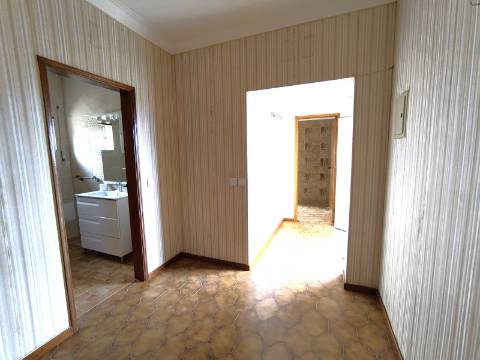 Apartamento T3 para arrendamento em Santa Clara