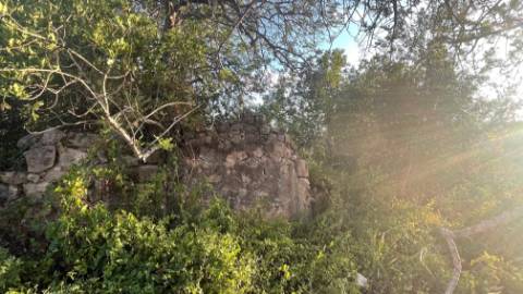 Belo terreno misto para construção de uma moradia perto de Loulé