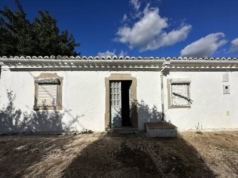 Quinta tradicional para renovar em São Brás de Alportel