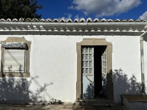 Quinta tradicional para renovar em São Brás de Alportel