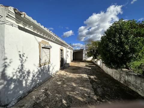 Quinta tradicional para renovar em São Brás de Alportel