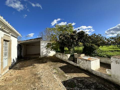 Quinta tradicional para renovar em São Brás de Alportel
