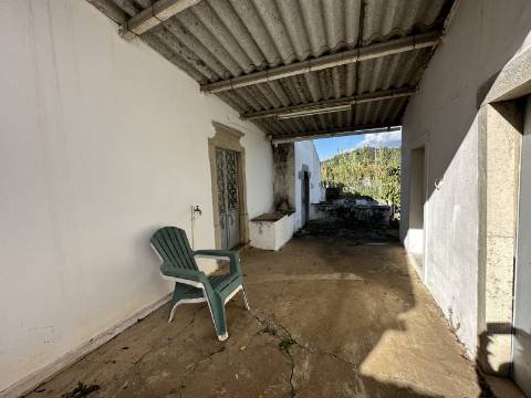 Quinta tradicional para renovar em São Brás de Alportel