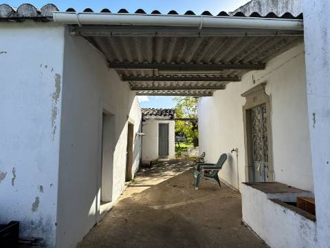 Quinta tradicional para renovar em São Brás de Alportel