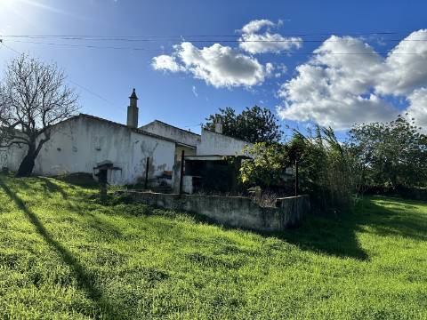 Quinta tradicional para renovar em São Brás de Alportel