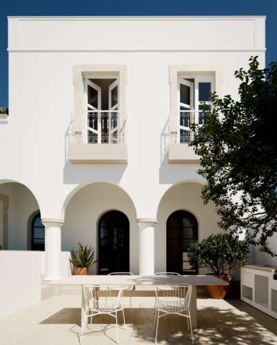 Excepcional casa na Baixa com 4 quartos, piscina, terraços, e vista sobre a Ria Formosa