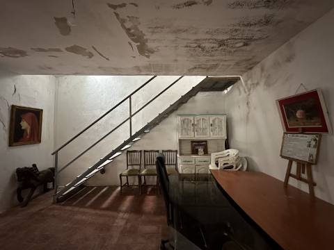 Moradia tradicional T2 com pátio e terraço no coração de São Brás de Alportel