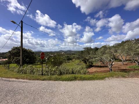 Lote de 2 terrenos urbanos I Projeto aprovado I Para uma moradia com 3 quartos