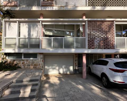Apartamento I Casa Gago I Arquitetura modernista I T4 I Garagem I Faro