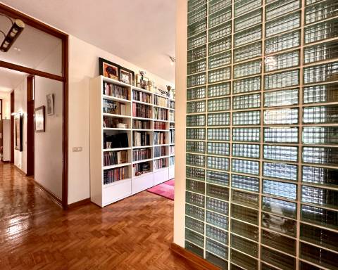 Apartamento I Casa Gago I Arquitetura modernista I T4 I Garagem I Faro