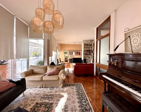 Apartamento I Casa Gago I Arquitetura modernista I T4 I Garagem I Faro