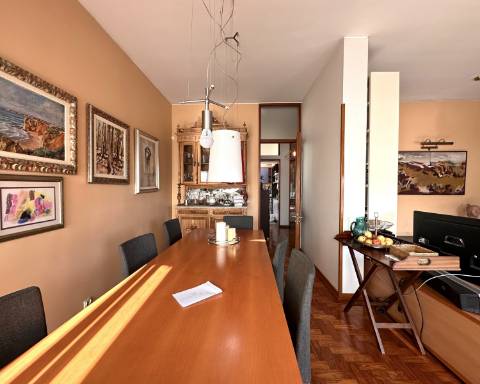 Apartamento I Casa Gago I Arquitetura modernista I T4 I Garagem I Faro