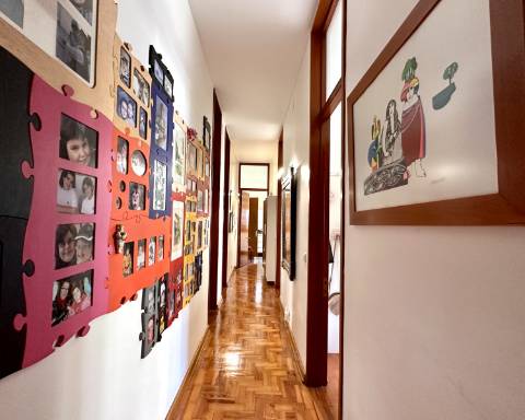 Apartamento I Casa Gago I Arquitetura modernista I T4 I Garagem I Faro