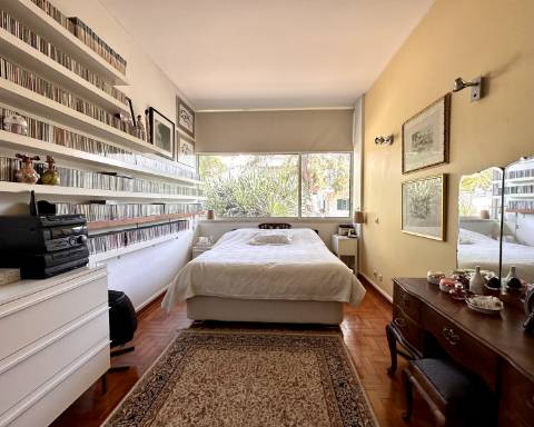 Apartamento I Casa Gago I Arquitetura modernista I T4 I Garagem I Faro