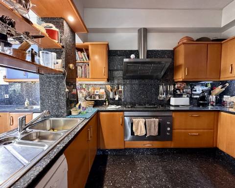 Apartamento I Casa Gago I Arquitetura modernista I T4 I Garagem I Faro