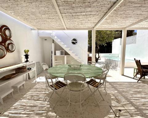 Casa tradicional cheia de charme, renovada, 3 quartos, pátio, tanque, perto das praias, Vila Nova de Cacela