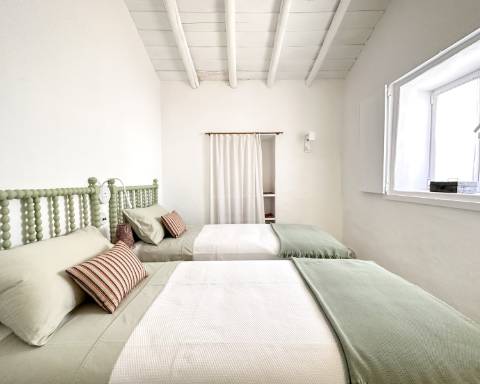 Casa tradicional cheia de charme, renovada, 3 quartos, pátio, tanque, perto das praias, Vila Nova de Cacela