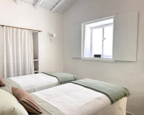 Casa tradicional cheia de charme, renovada, 3 quartos, pátio, tanque, perto das praias, Vila Nova de Cacela