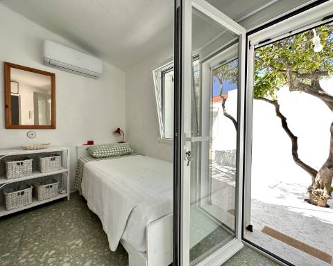 Casa tradicional cheia de charme, renovada, 3 quartos, pátio, tanque, perto das praias, Vila Nova de Cacela