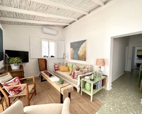 Casa tradicional cheia de charme, renovada, 3 quartos, pátio, tanque, perto das praias, Vila Nova de Cacela