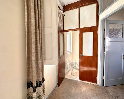 Maravilhoso edifício I Para renovar I T 4 I Centro histórico de Olhão.