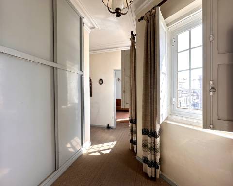 Maravilhoso edifício I Para renovar I T 4 I Centro histórico de Olhão.