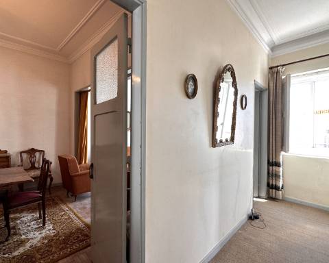 Maravilhoso edifício I Para renovar I T 4 I Centro histórico de Olhão.