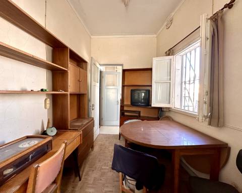 Maravilhoso edifício I Para renovar I T 4 I Centro histórico de Olhão.