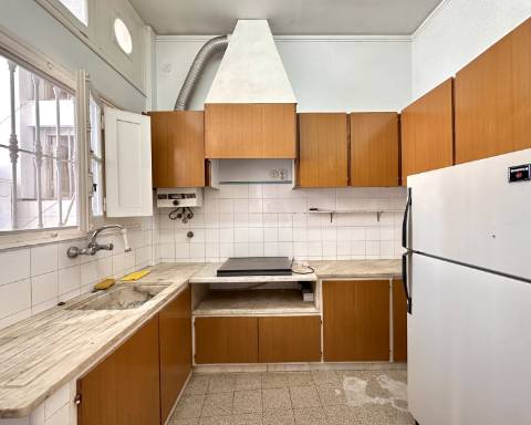 Maravilhoso edifício I Para renovar I T 4 I Centro histórico de Olhão.