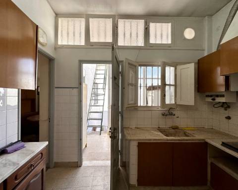 Maravilhoso edifício I Para renovar I T 4 I Centro histórico de Olhão.