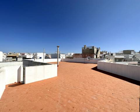 Maravilhoso edifício I Para renovar I T 4 I Centro histórico de Olhão.