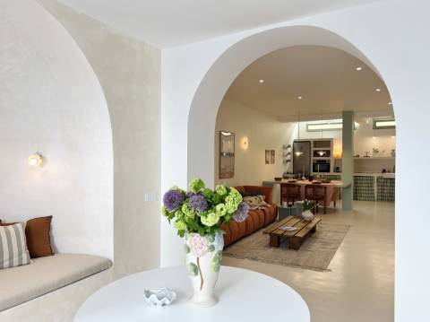 Moradia tradicional I T3 I Renovada I Terraço I Piscina I Baixa I Olhão