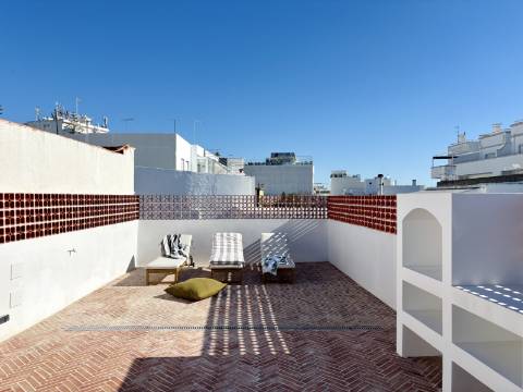 Moradia tradicional I T3 I Renovada I Terraço I Piscina I Baixa I Olhão