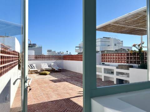 Moradia tradicional I T3 I Renovada I Terraço I Piscina I Baixa I Olhão