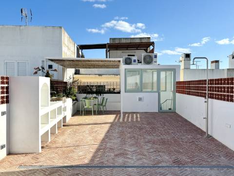 Moradia tradicional I T3 I Renovada I Terraço I Piscina I Baixa I Olhão