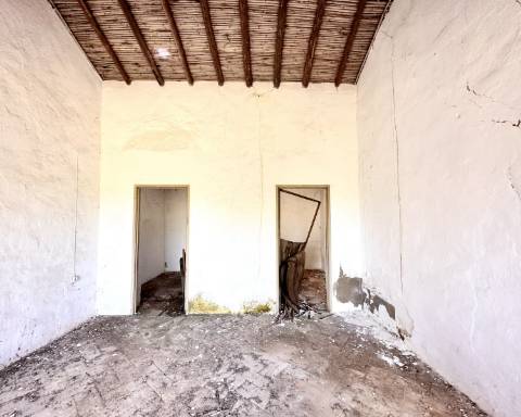 Casa tradicional com charme de 129 m2 para renovar I Terreno de 7 755 m2 I No campo de Luz de Tavira