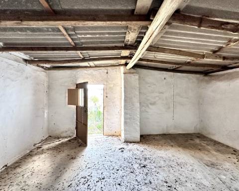 Casa tradicional com charme de 129 m2 para renovar I Terreno de 7 755 m2 I No campo de Luz de Tavira