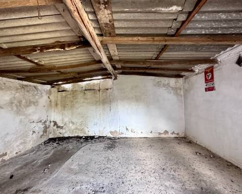 Casa tradicional com charme de 129 m2 para renovar I Terreno de 7 755 m2 I No campo de Luz de Tavira