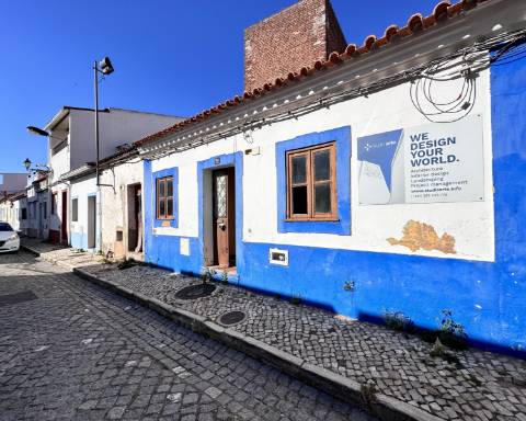 Moradia tradicional para renovar I Projeto de arquitetura aprovado I 4 quartos I Pátio I Piscina I Centro histórico de Silves