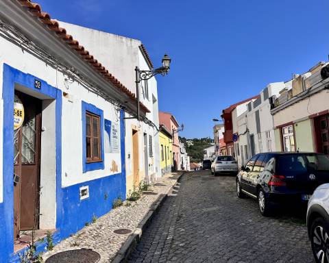 Moradia tradicional para renovar I Projeto de arquitetura aprovado I 4 quartos I Pátio I Piscina I Centro histórico de Silves