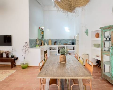 Moradia tradicional térrea renovada cheia de charme I 3 quartos I Pátio I Piscina I São Romão