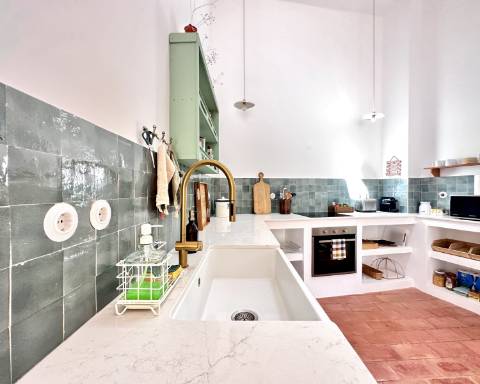 Moradia tradicional térrea renovada cheia de charme I 3 quartos I Pátio I Piscina I São Romão