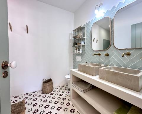 Moradia tradicional térrea renovada cheia de charme I 3 quartos I Pátio I Piscina I São Romão