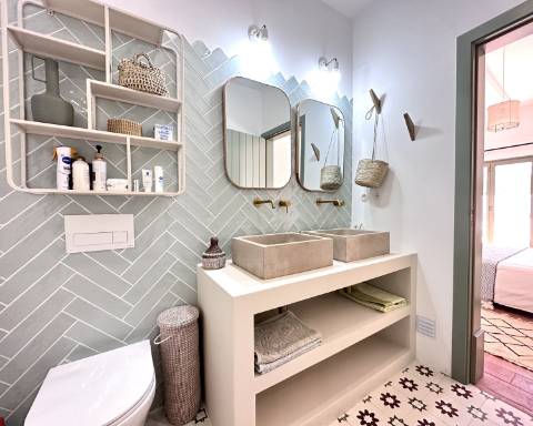 Moradia tradicional térrea renovada cheia de charme I 3 quartos I Pátio I Piscina I São Romão