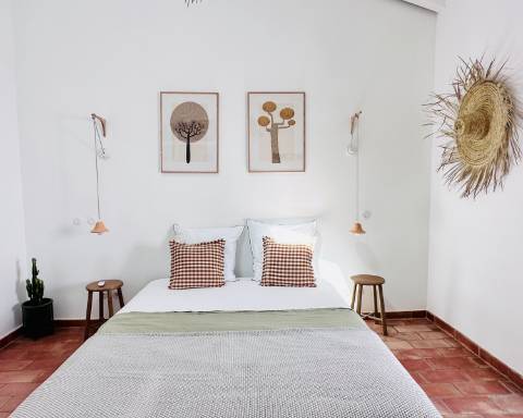 Moradia tradicional térrea renovada cheia de charme I 3 quartos I Pátio I Piscina I São Romão